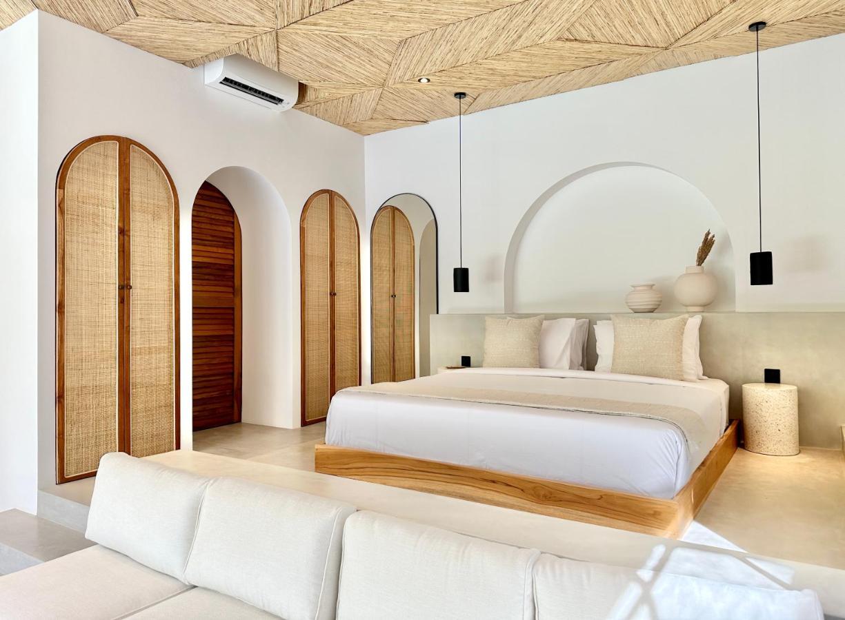 The Suites By The Young Villas Uluwatu Esterno foto