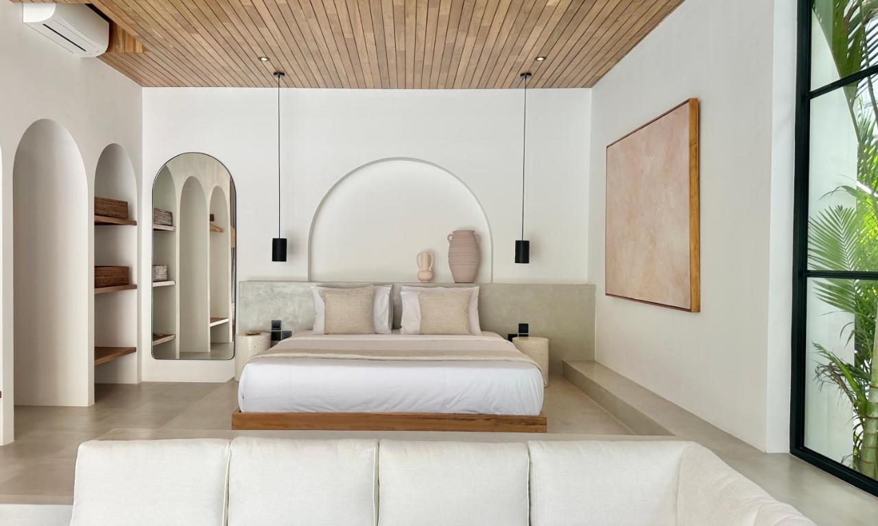 The Suites By The Young Villas Uluwatu Esterno foto