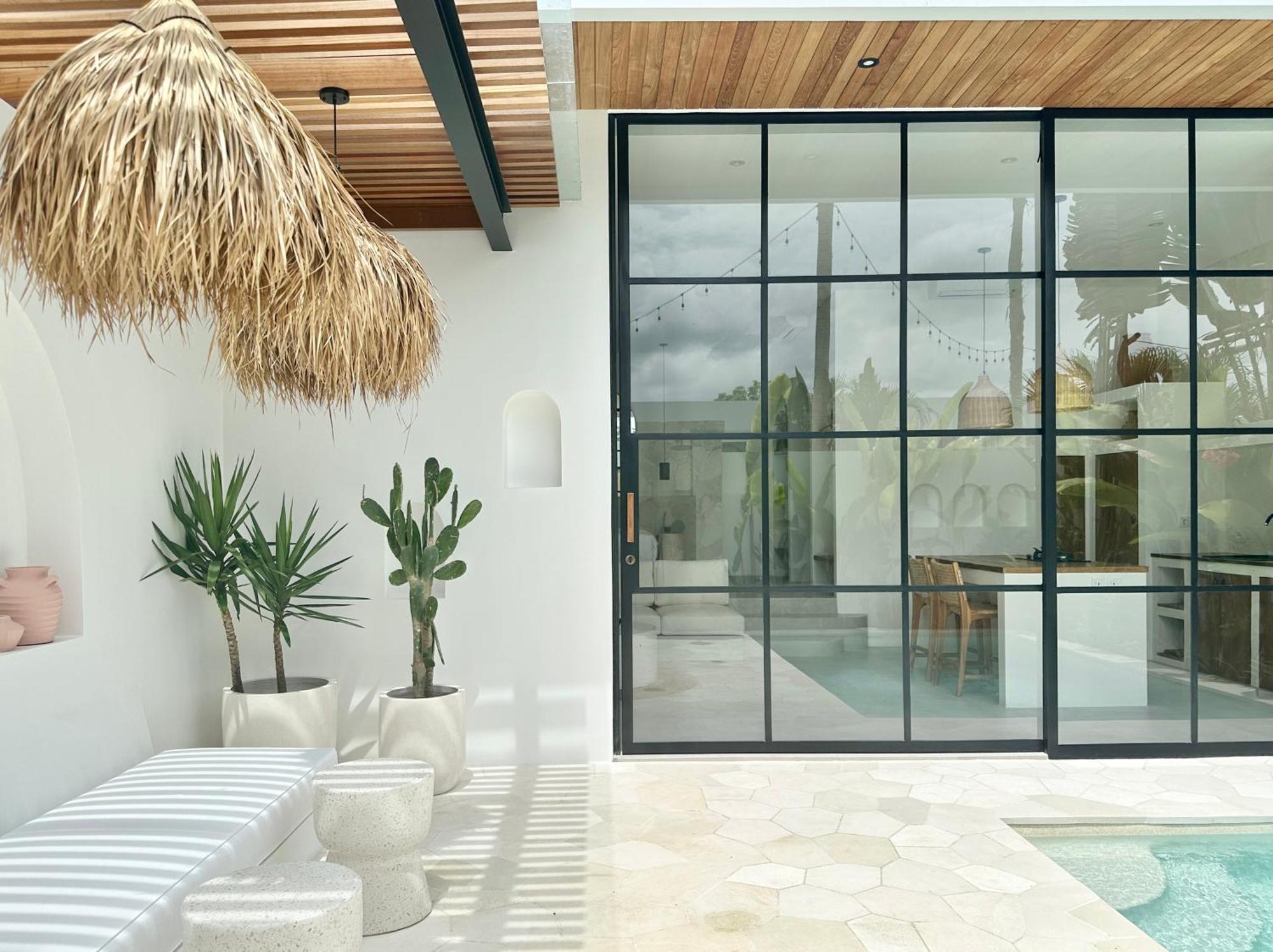 The Suites By The Young Villas Uluwatu Esterno foto