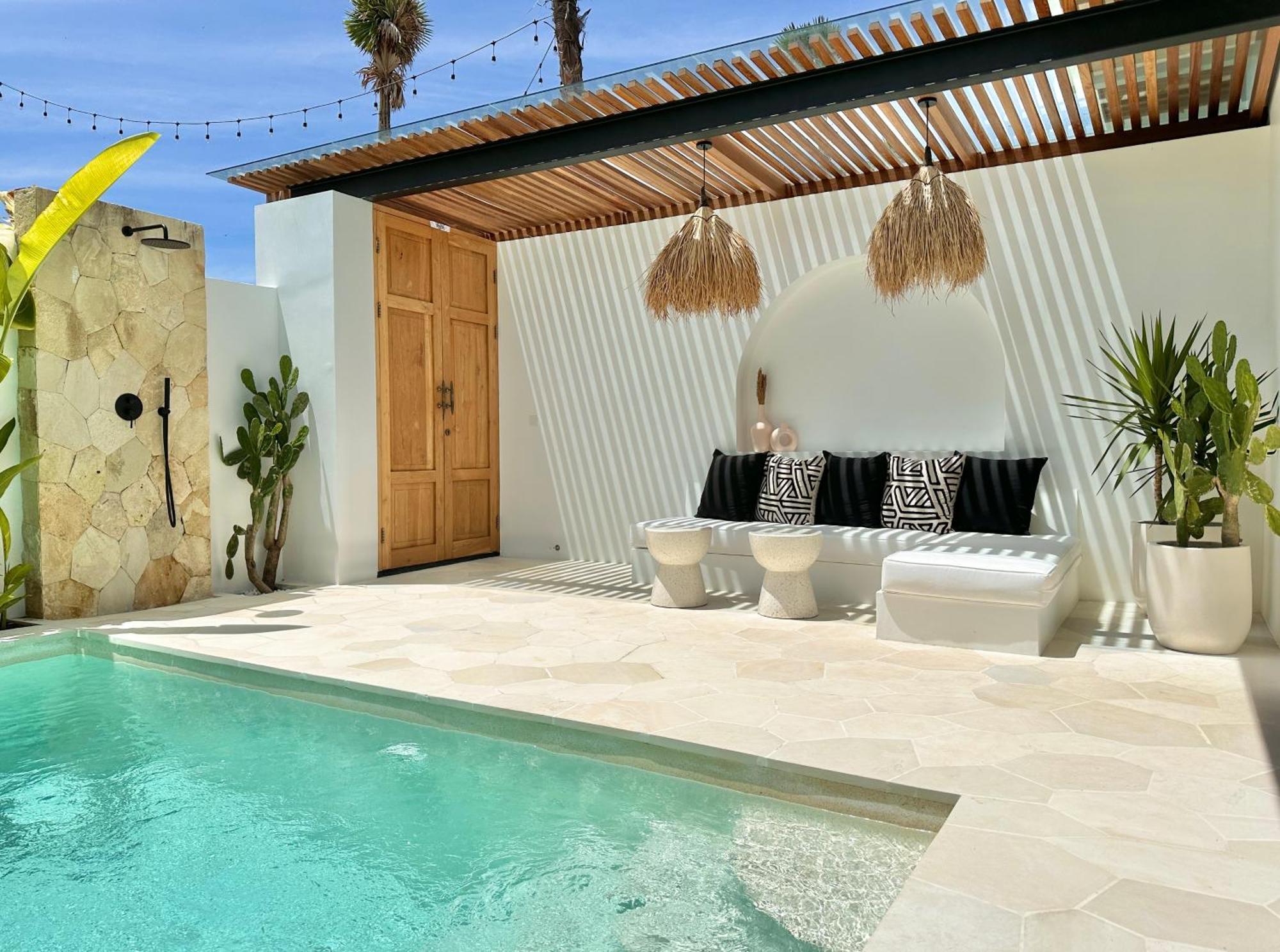 The Suites By The Young Villas Uluwatu Esterno foto